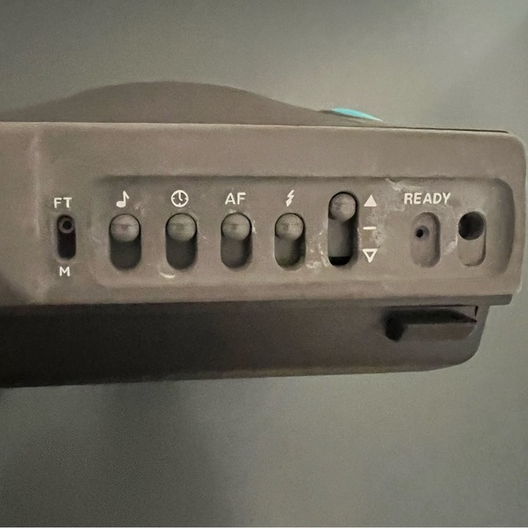 Polaroid Spectrum AF Instant Camera - Picture 9 of 11